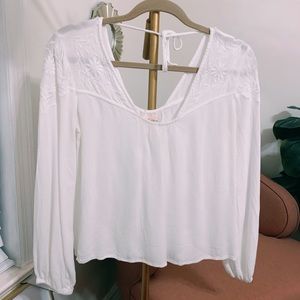 White flowy top!